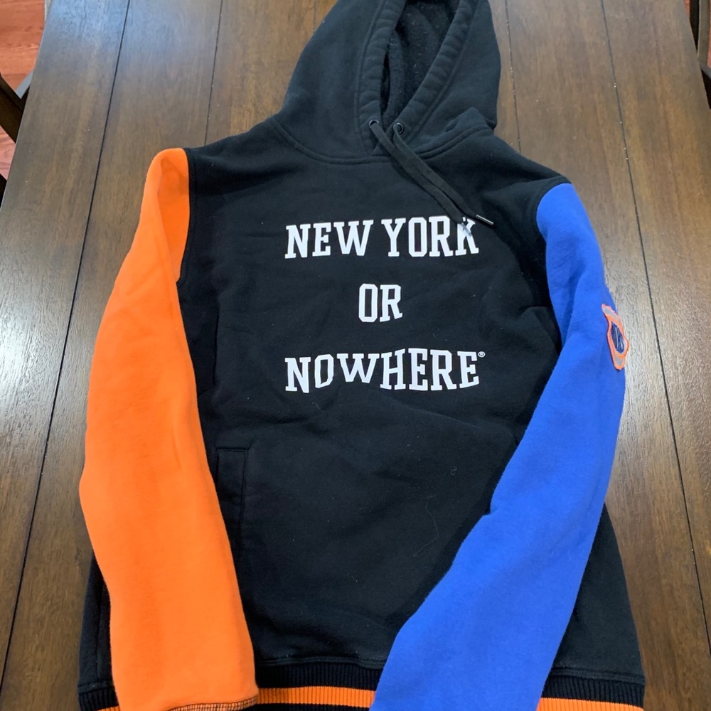 Knicks Women’s Hoodie Small